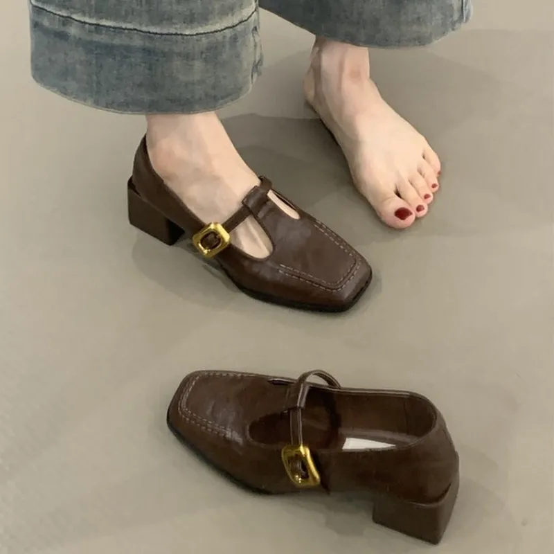 Sepatu Mary Jane dengan ujung  - Womens Heels ulasan dan harga