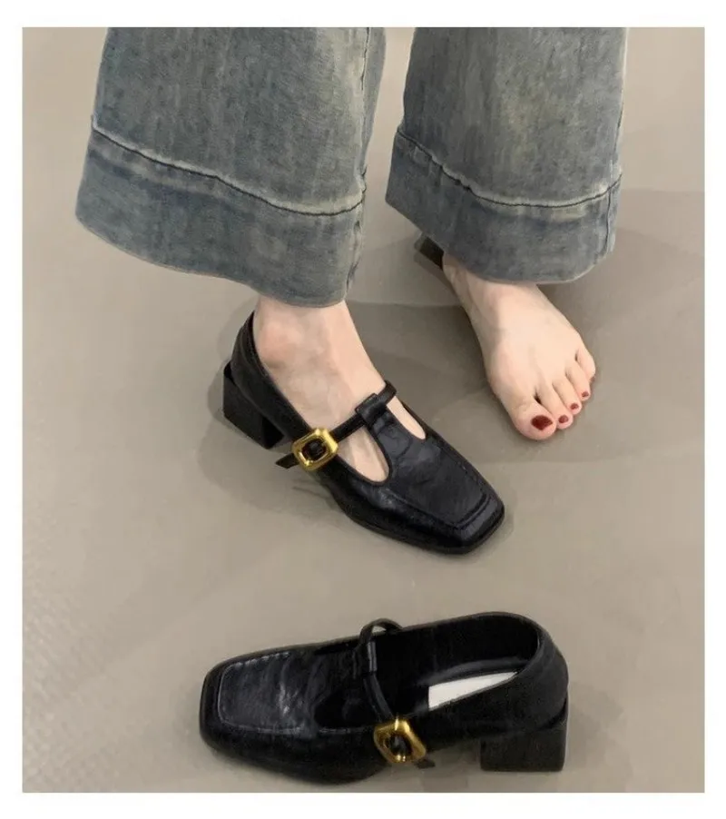 Sepatu Mary Jane dengan ujung  - Womens Heels ulasan dan harga