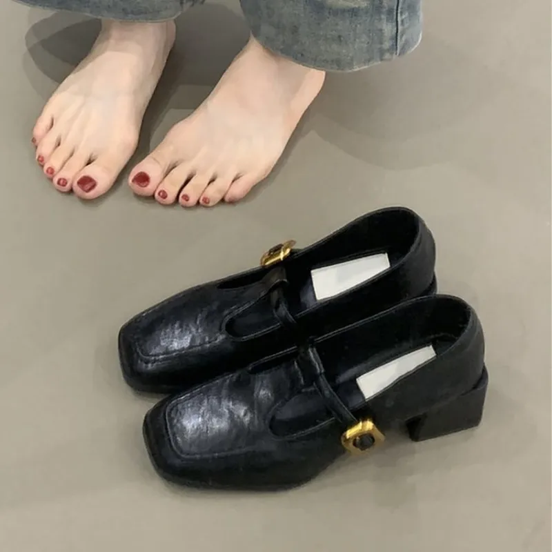 Sepatu Mary Jane dengan ujung  - Womens Heels ulasan dan harga